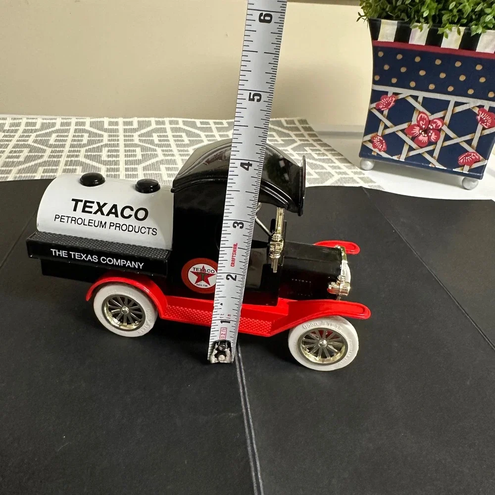 1912 Ford Texaco Oil Tanker Delivery Car Coin Bank w/ Key‎ GearBox Toys Vintage